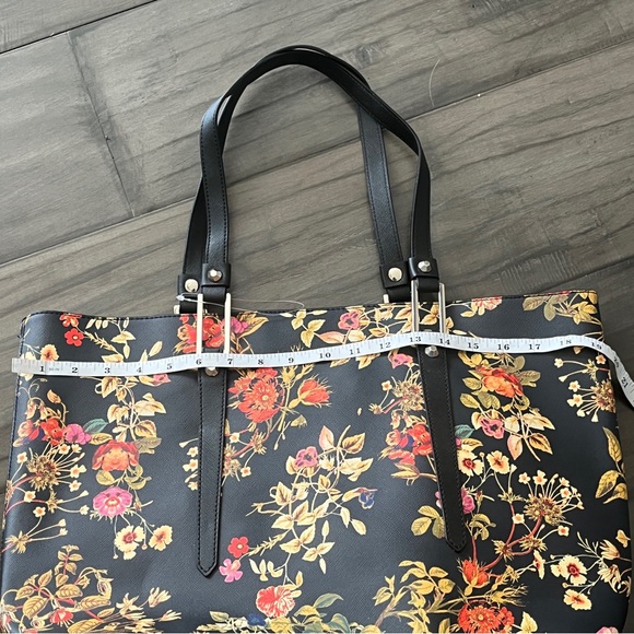 Disney AliceThrough the Looking Glass Collection Coleen Atwood Tote - Picture 9 of 10